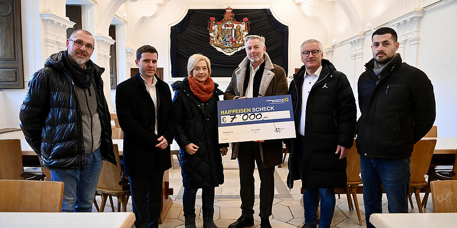 Scheckübergabe der Weihnachtsspende an die Fürstliche Notstandsküche Regensburg